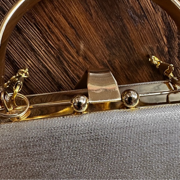 Elegant Gold prom or evening mini bag - Picture 16 of 17